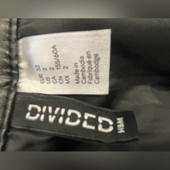 Women’s size 2 tasseled skirt - Picture 3 of 3